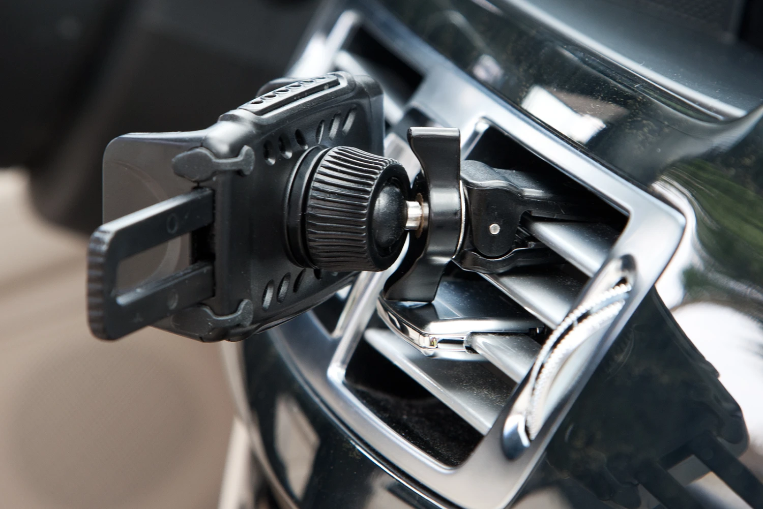 StilGut - Kfz-Halterung Für Smartphone Mit Duftstäbchen 5 StilGut - Kfz-Halterung Für Smartphone Mit Duftstäbchen – Bild 5