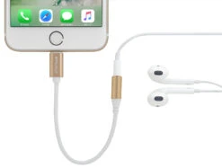 StilGut - Lightning-Adapter Auf 3,5-mm-Kopfhöreranschluss -Outlet STILGUT Store lightning adapter auf 3 5 mm kopfhoereranschluss weiss 05