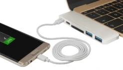 StilGut - USB-C Hub Mit Ladefunktion (MacBook Pro Version) -Outlet STILGUT Store usb c hub mit ladefunktion macbook pro silber 06